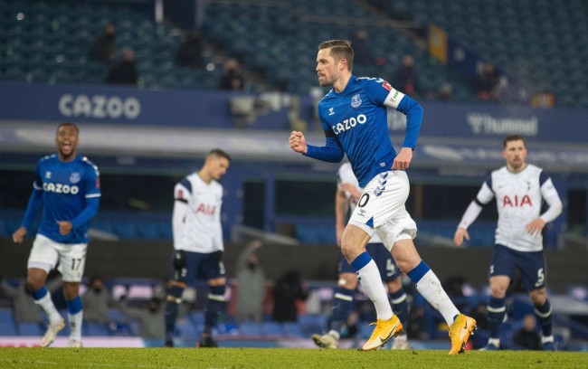 以及德容在 以及德容在